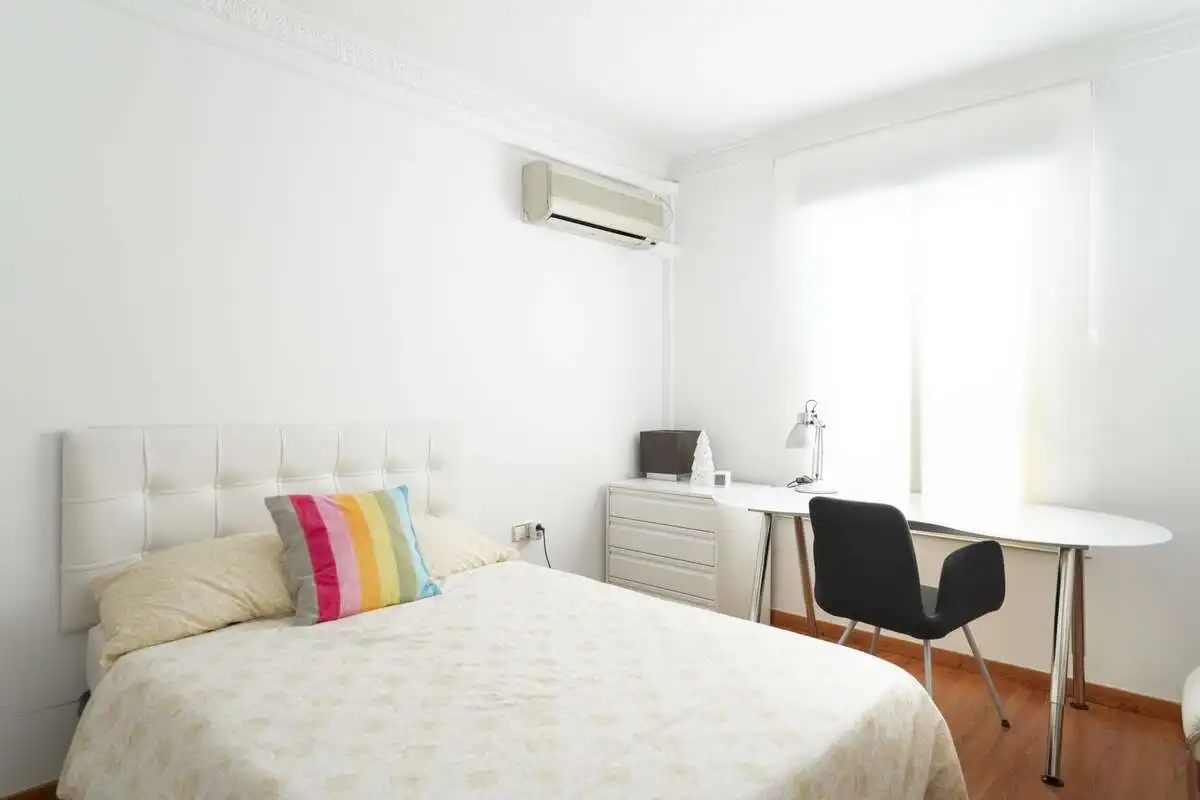 Habitación de Piso de alquiler en Granada con Aire acondicionado, Calefacción y Amueblado