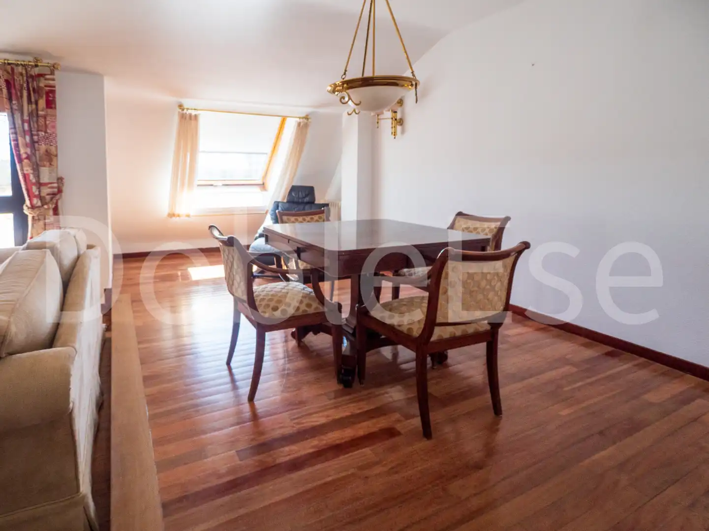 Comedor de Ático de alquiler en Gijón  con Calefacción, Jardín privado y Parquet