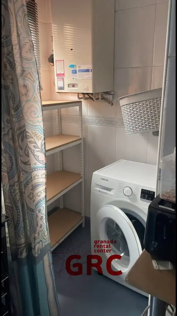 Bathroom of Flat for rent in Granada  with Heating, Furnished and Oven