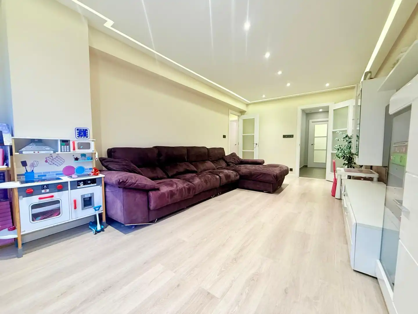 Sala de estar de Piso en venta en Vigo  con Calefacción, Trastero y Amueblado