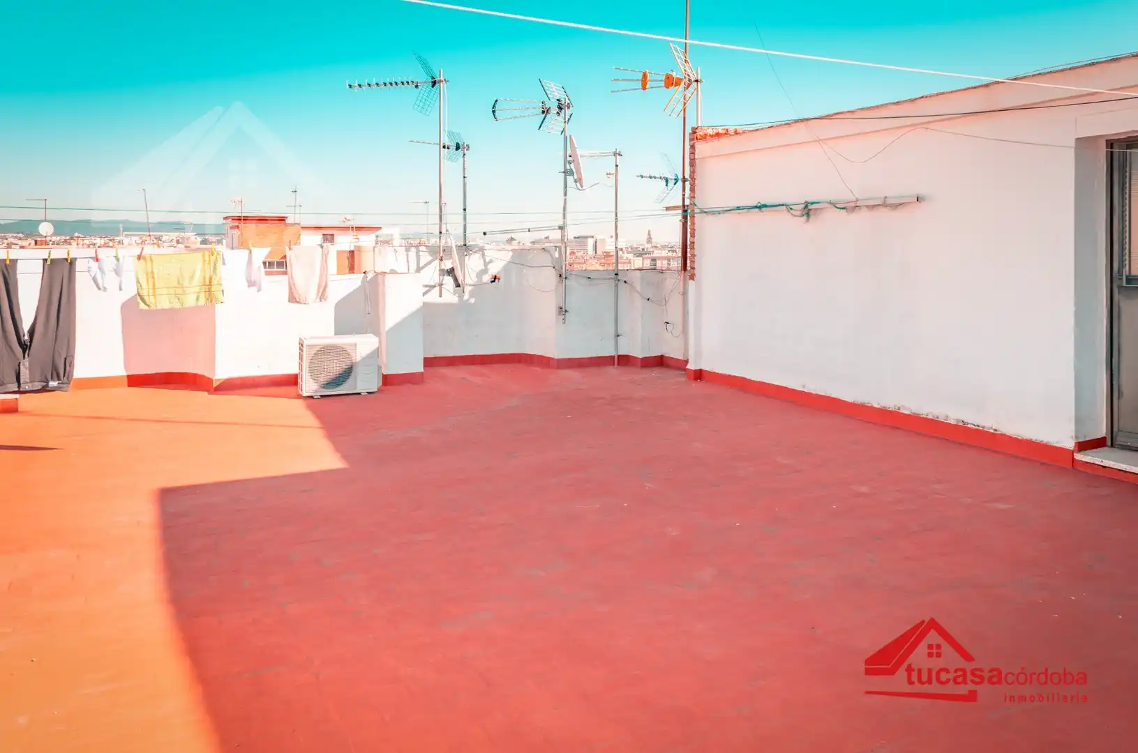 Terrasse von Büro zum Verkauf in Córdoba mit Klimaanlage und Möbliert