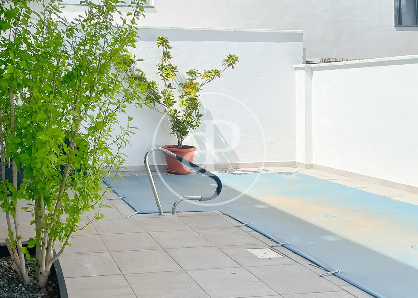 Swimming pool of Houses for sale in Madrid  with Air Conditioner, Heating and Private garden