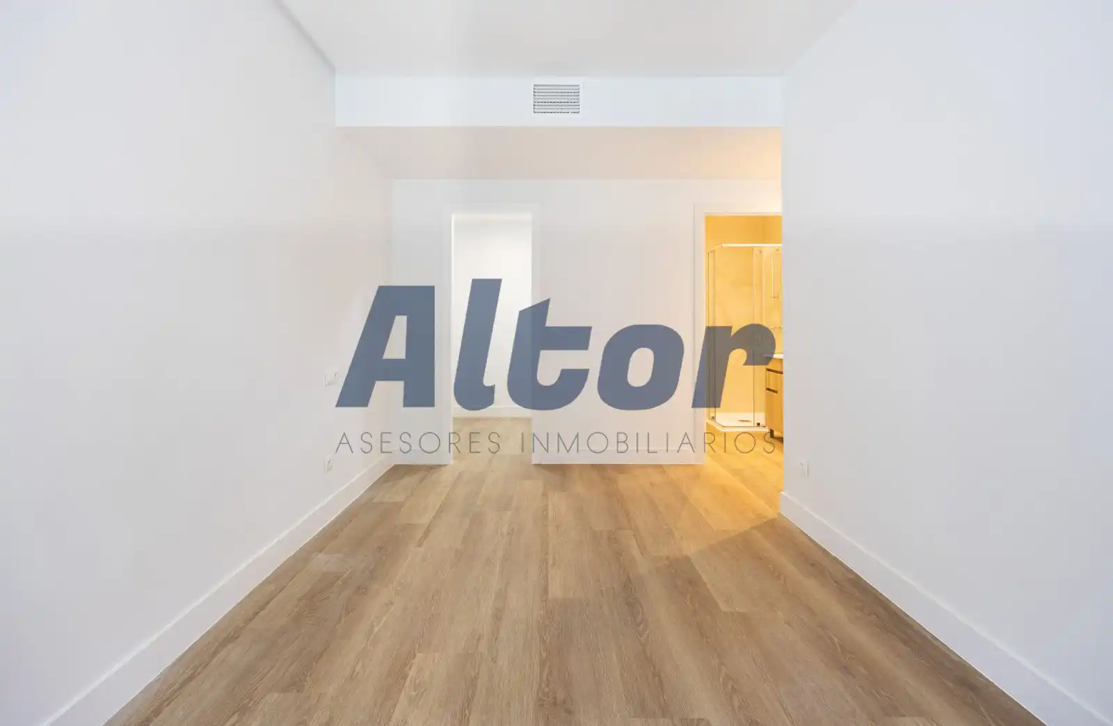Bedroom of Flat for sale in Madrid  with Air Conditioner and Heating
