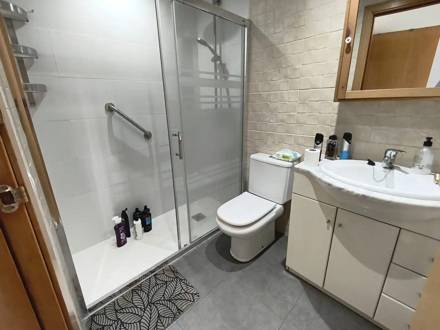 Badezimmer von Wohnung zum Verkauf in Terrassa mit Heizung, Parkett und Balkon