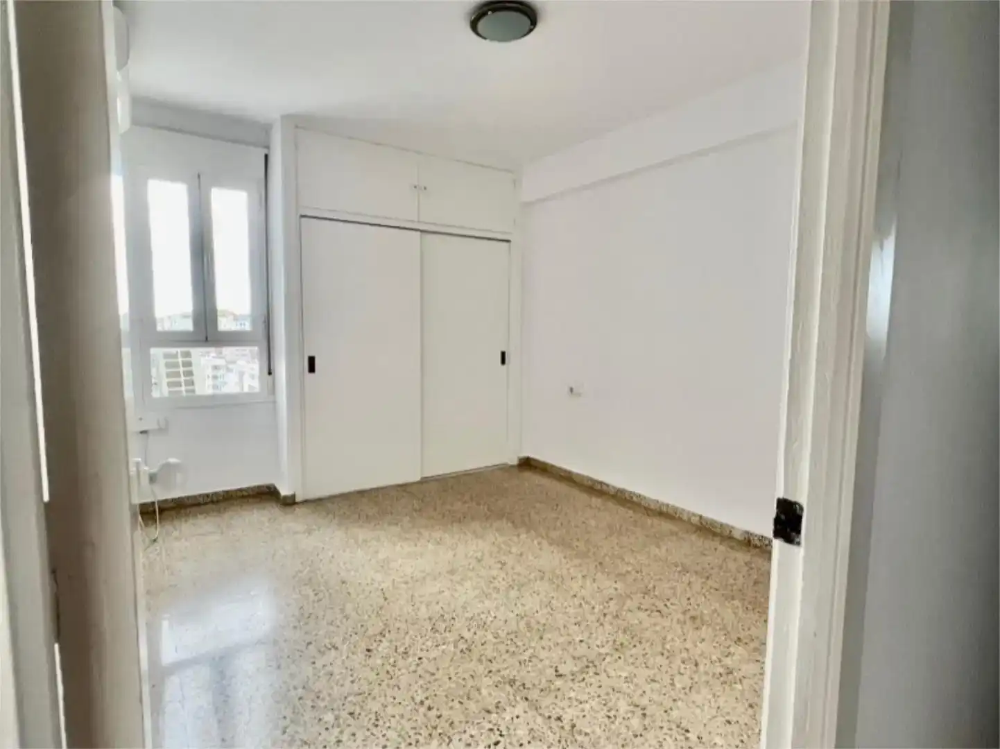 Schlafzimmer von Wohnung zur Miete in Sevilla mit Klimaanlage