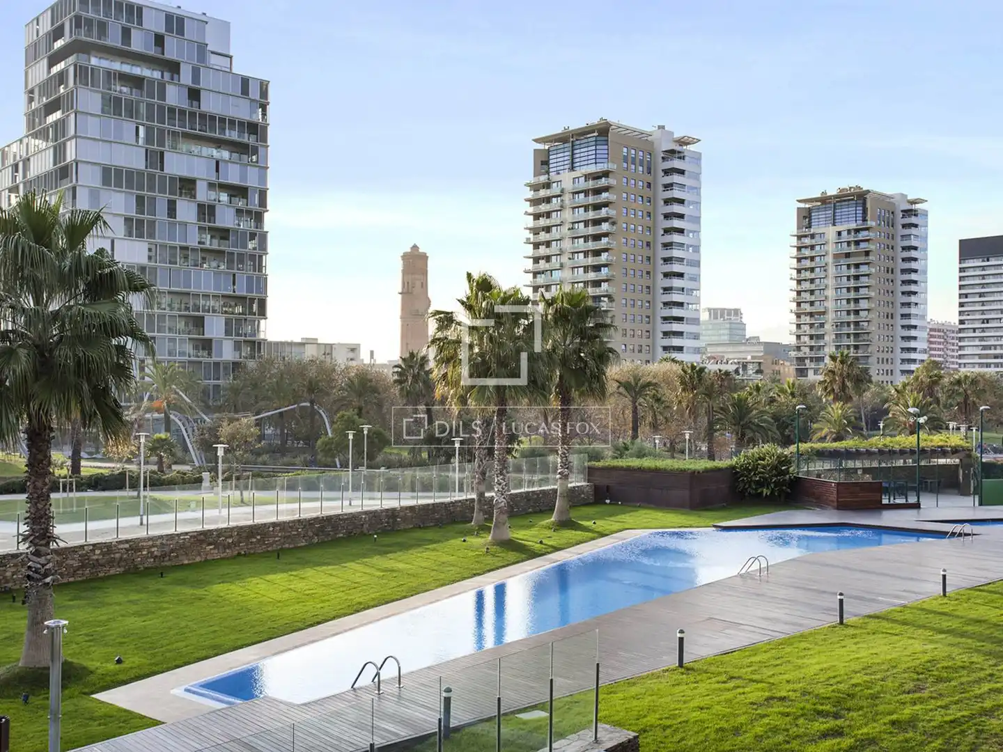 Schwimmbecken von Dachboden zum Verkauf in Barcelona mit Klimaanlage, Heizung und Privatgarten