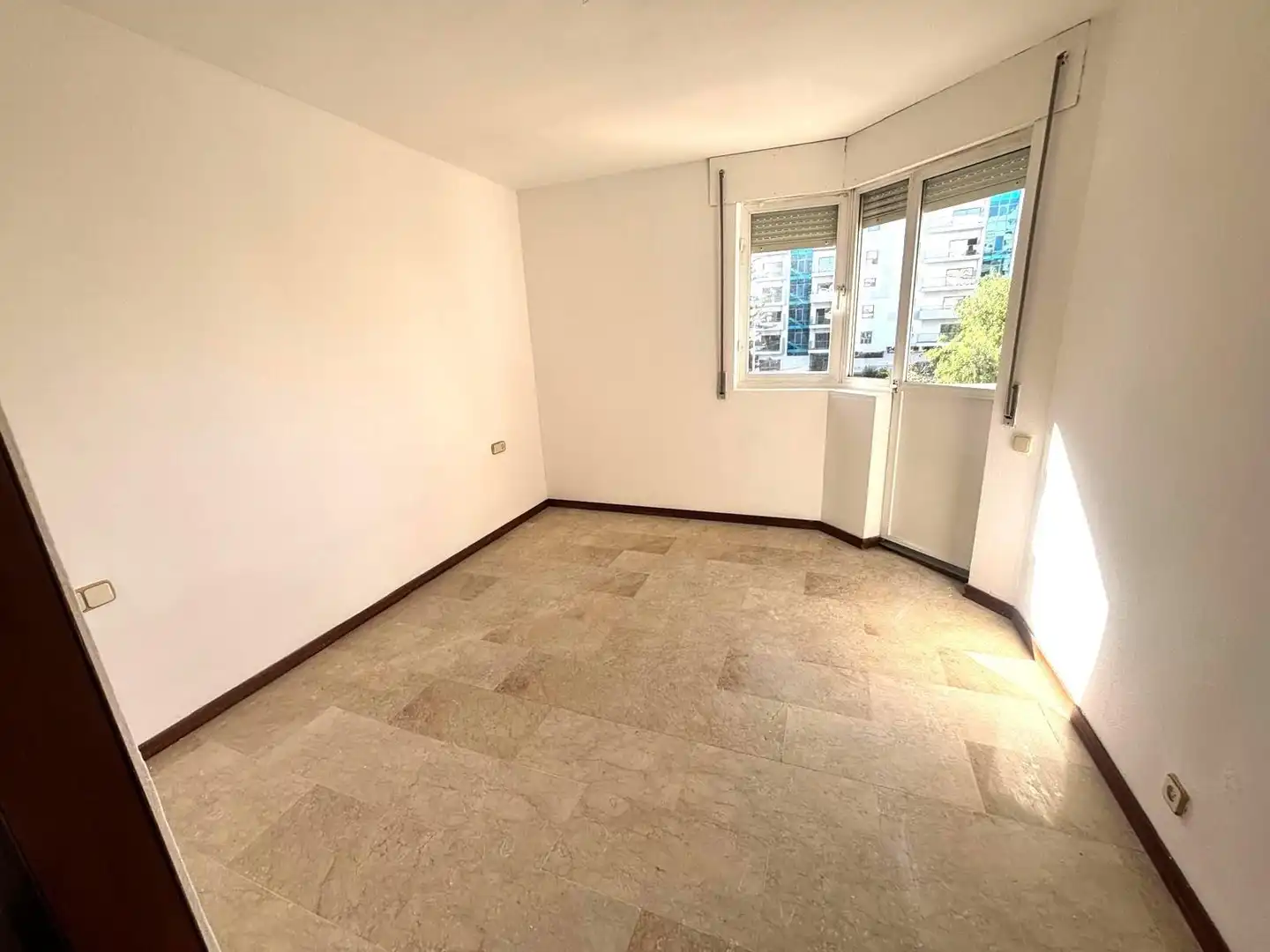 Dormitori de Pis en venda en Benalmádena amb Jardí privat, Terrassa i Balcó
