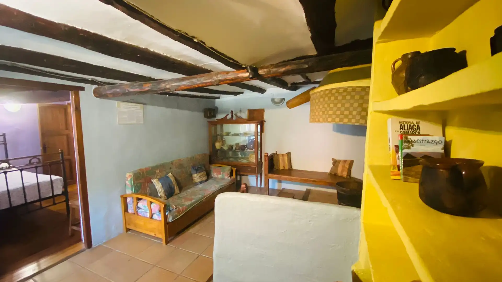 Sala d'estar de Casa o xalet en venda en Villarluengo amb Calefacció, Jardí privat i Terrassa