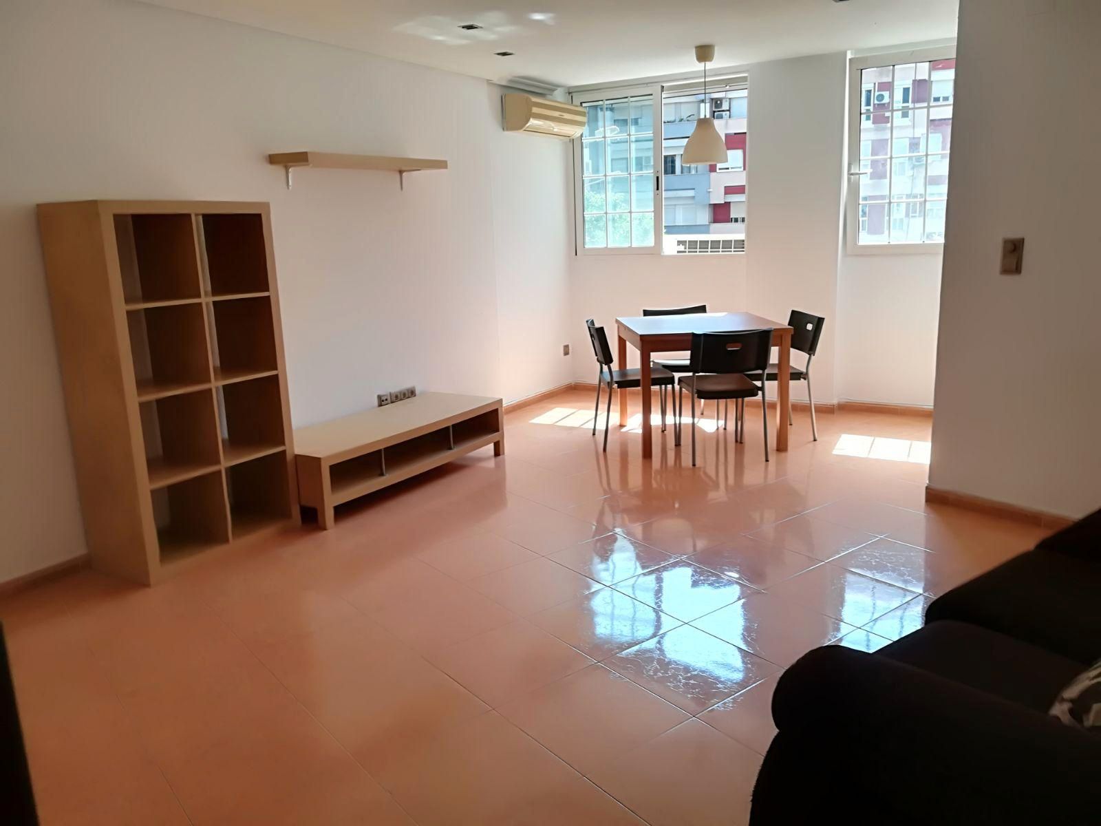 Sala d'estar de Pis en venda en  Valencia Capital amb Aire condicionat, Calefacció i Moblat