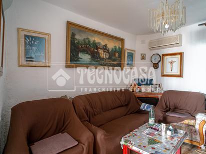 Living room of Single-family semi-detached for sale in Vélez-Málaga