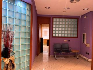 Oficina de lloguer en León Capital  amb Calefacció i Moblat