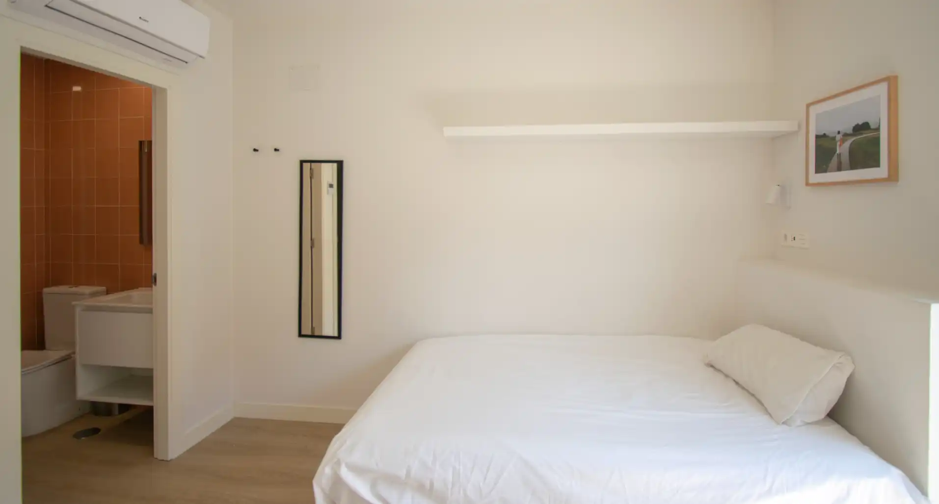 Dormitori de Casa o xalet per a compartir en Madrid amb Aire condicionat, Calefacció i Terrassa