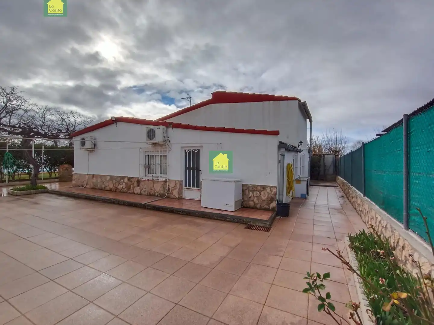 Vista exterior de Casa o xalet en venda en Albacete amb Aire condicionat, Jardí privat i Traster