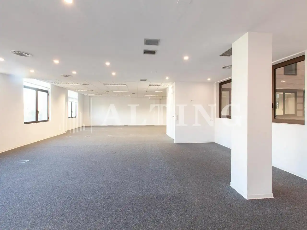 Office space with lift to rent in Catalunya, imagen 25