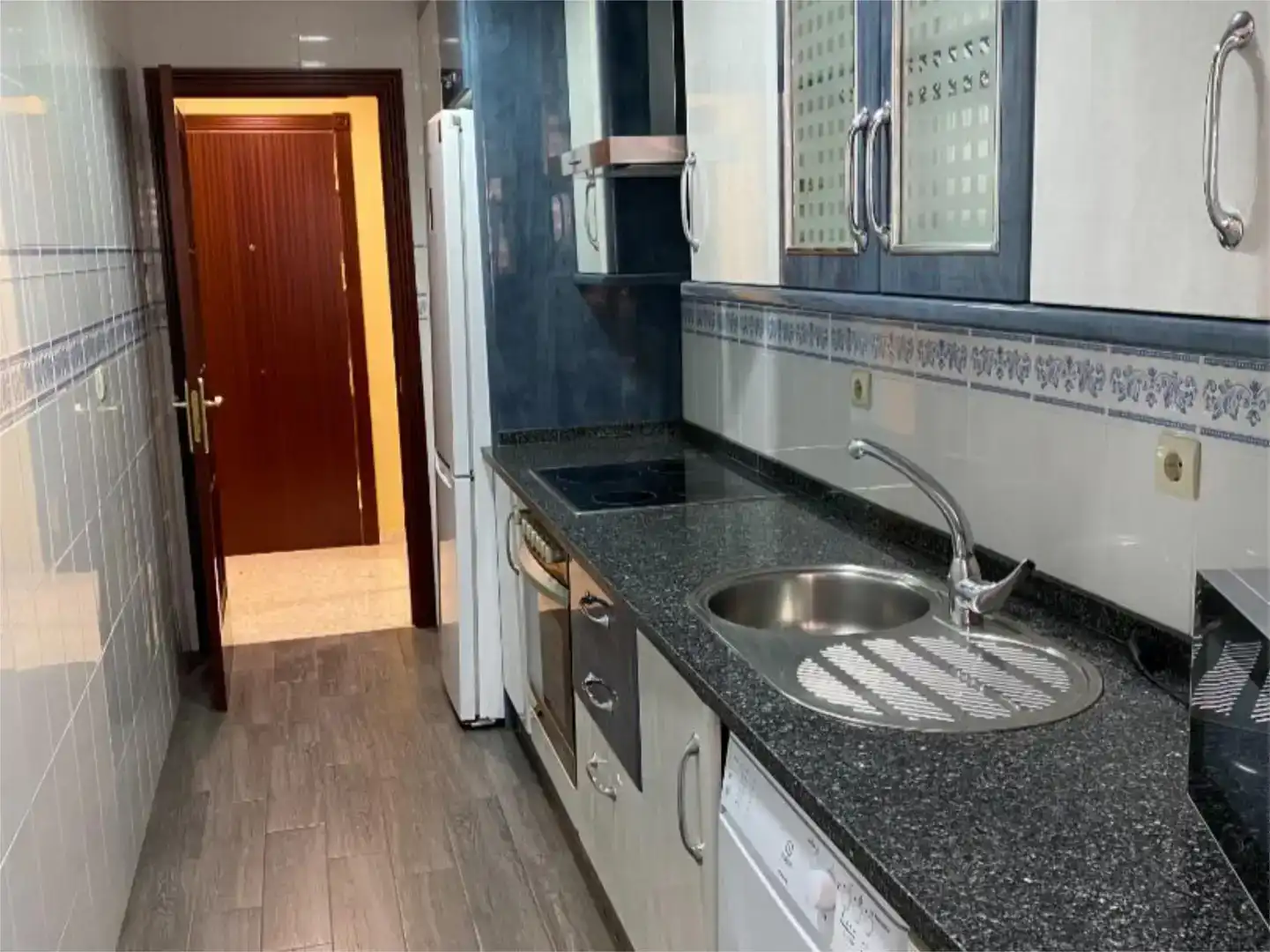 Cuina de Pis en venda en La Rinconada amb Aire condicionat i Balcó