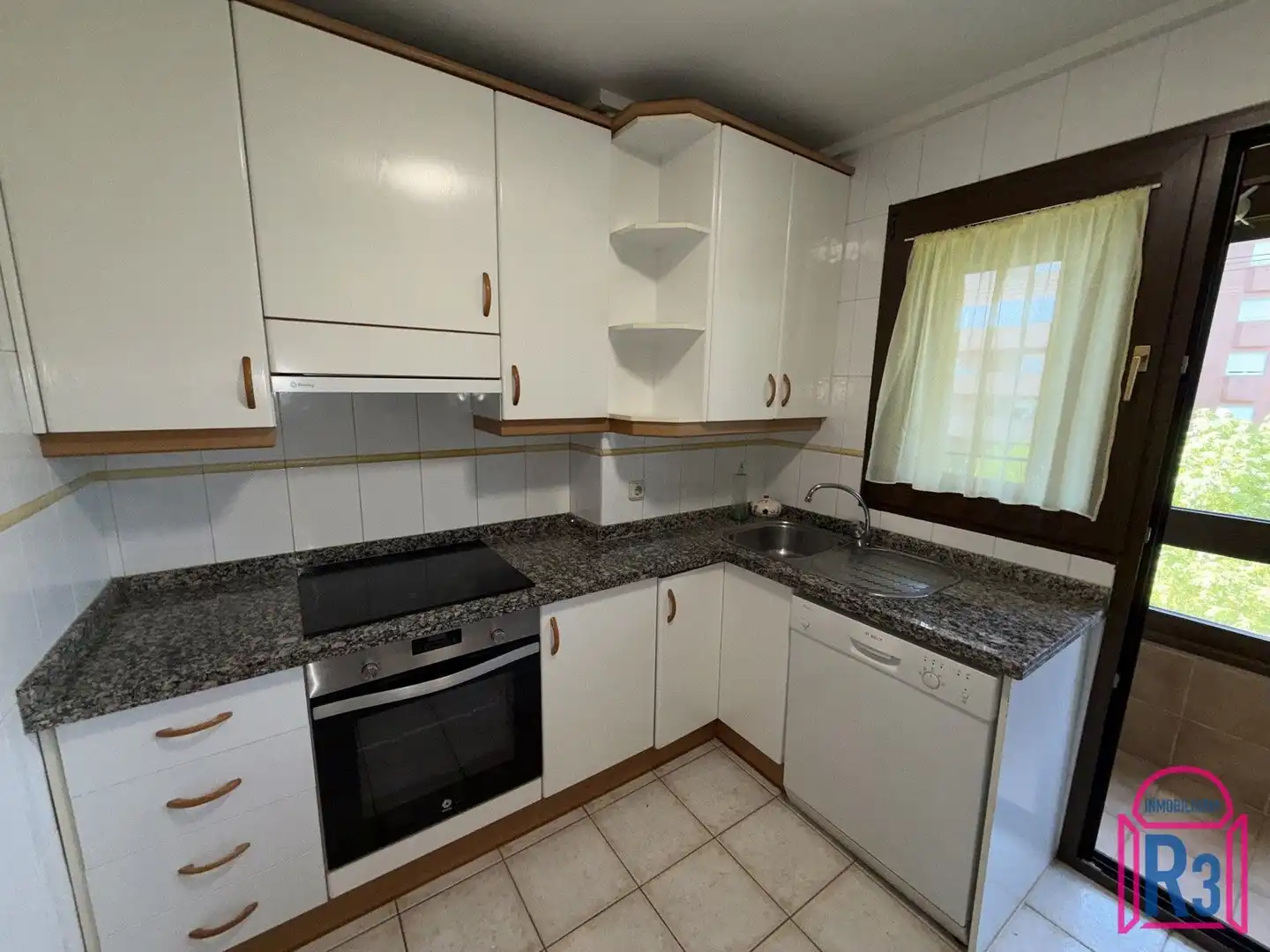 Wohnung zur Miete in Quiñones de León, Crucero