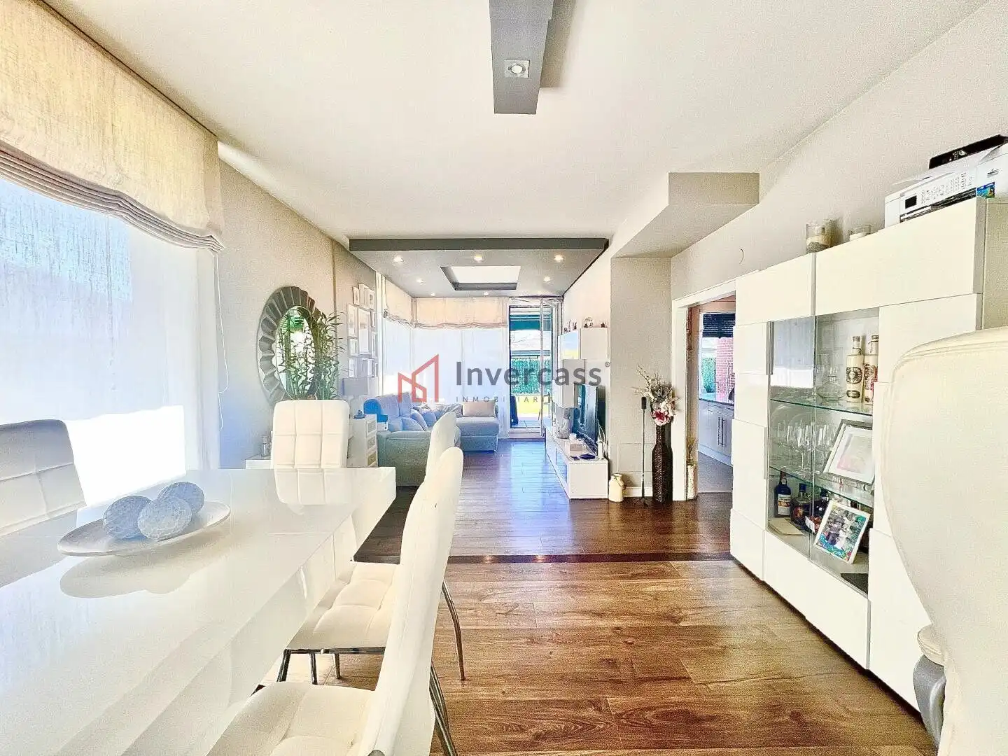 Sala de estar de Casa adosada en venta en Castro-Urdiales con Jardín privado, Trastero y Piscina comunitaria