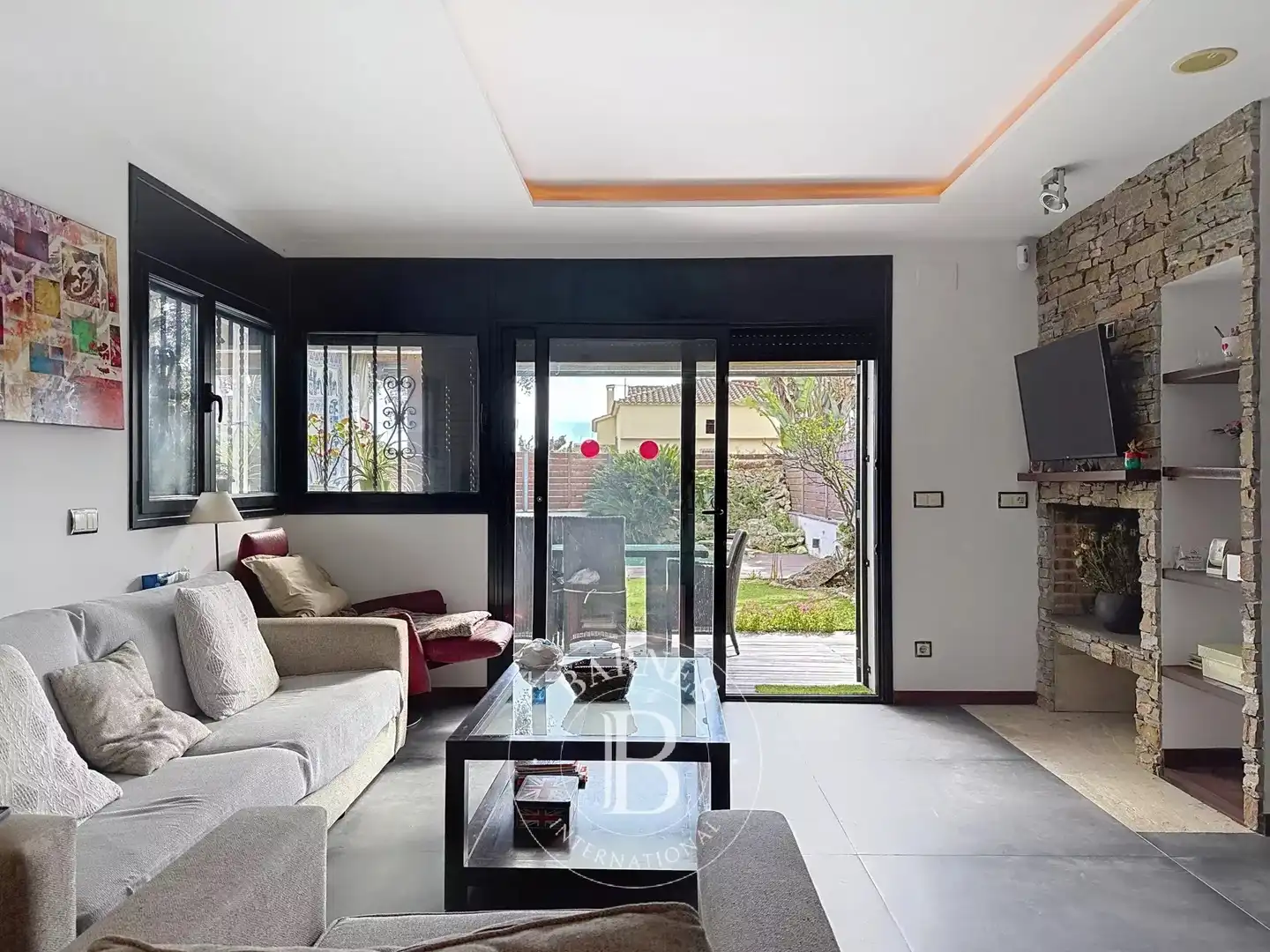 Sala d'estar de Casa o xalet en venda en Santa Susanna amb Aire condicionat, Calefacció i Jardí privat