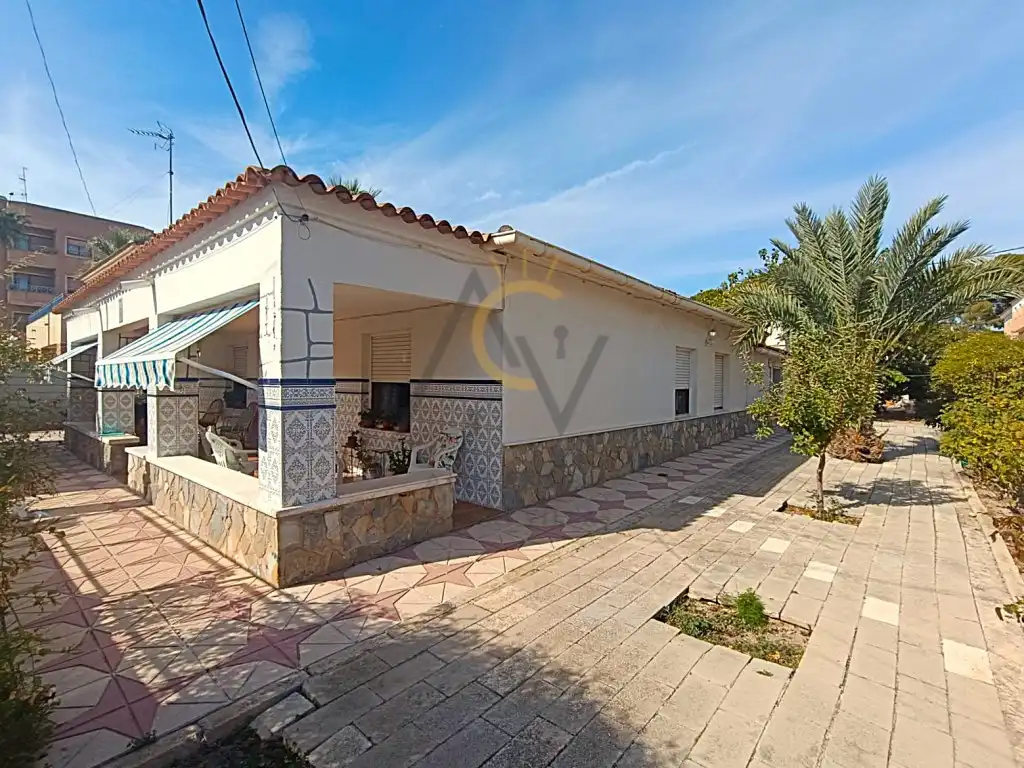House with garden for sale in Avenida Puenteareas, imagen 3