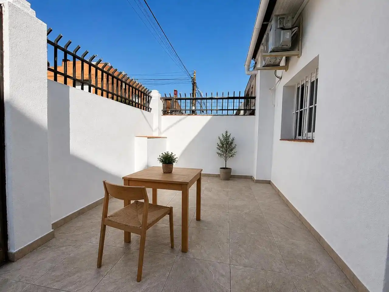 Terraza de Planta baja para compartir en Madrid con Aire acondicionado y Amueblado