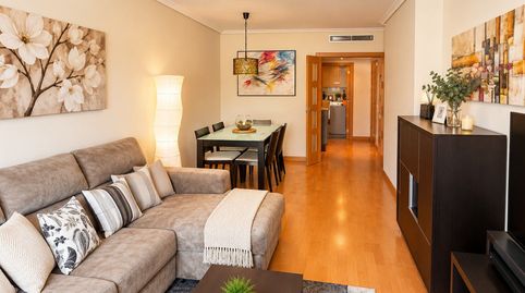 Foto 2 de Apartamento en venta en Avda. Moncalvillo, La Cava - Fardachón, Logroño