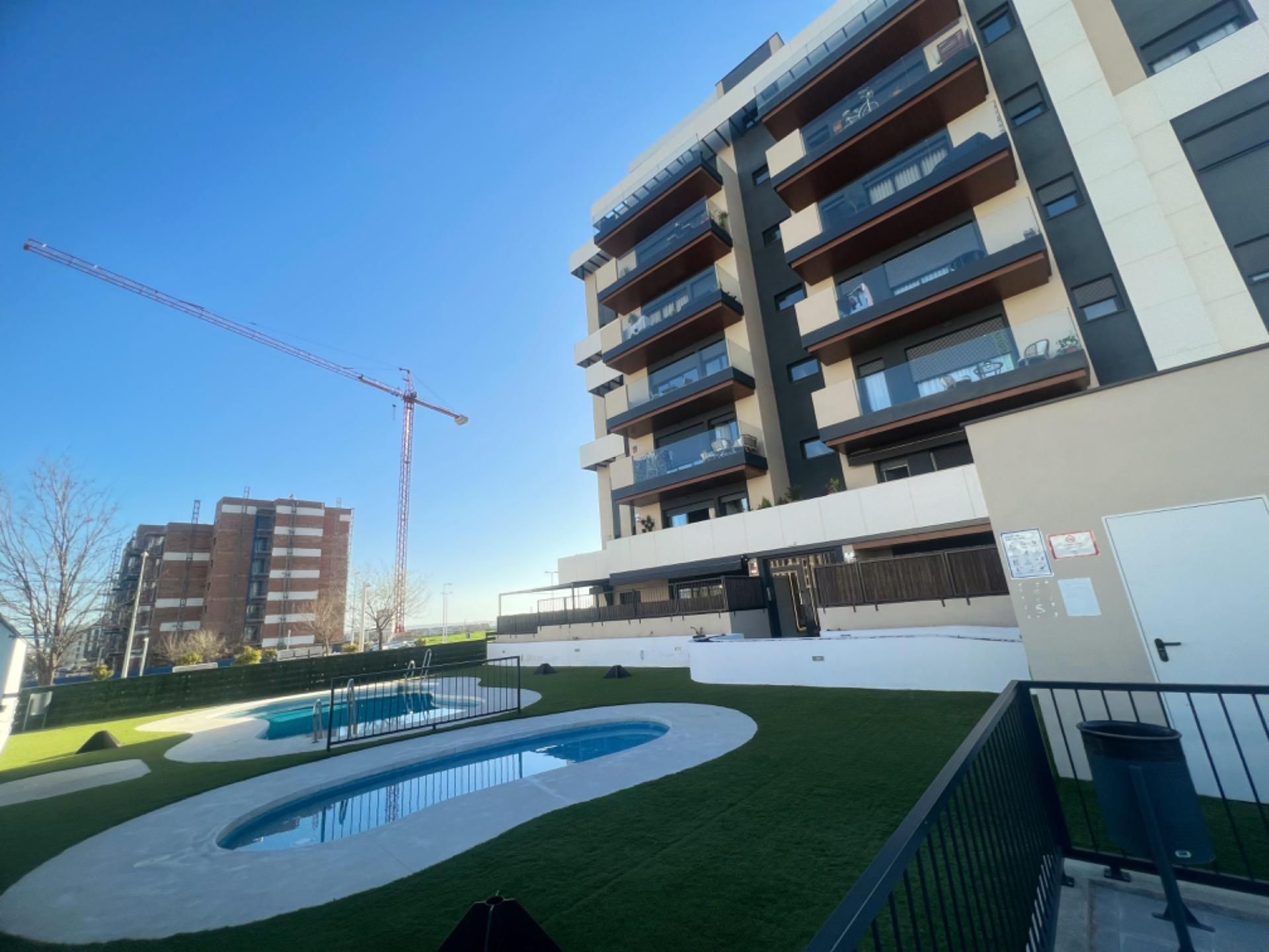 Flat to rent in Avenida Donantes de organos, 1, Poniente-Norte - Miralbaida - Parque Azahara