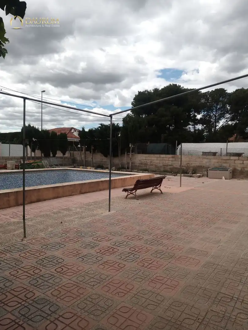 Piscina de Casa o xalet en venda en San Vicente del Raspeig / Sant Vicent del Raspeig amb Calefacció, Terrassa i Traster