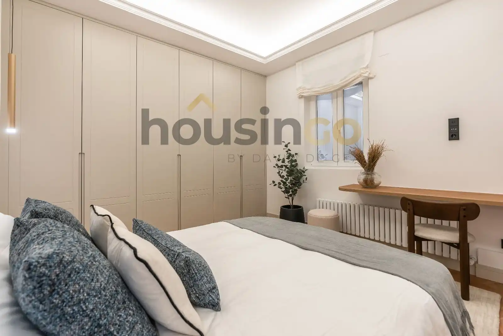 Bedroom of Flat for sale in Madrid  with Air Conditioner, Heating and Terrace