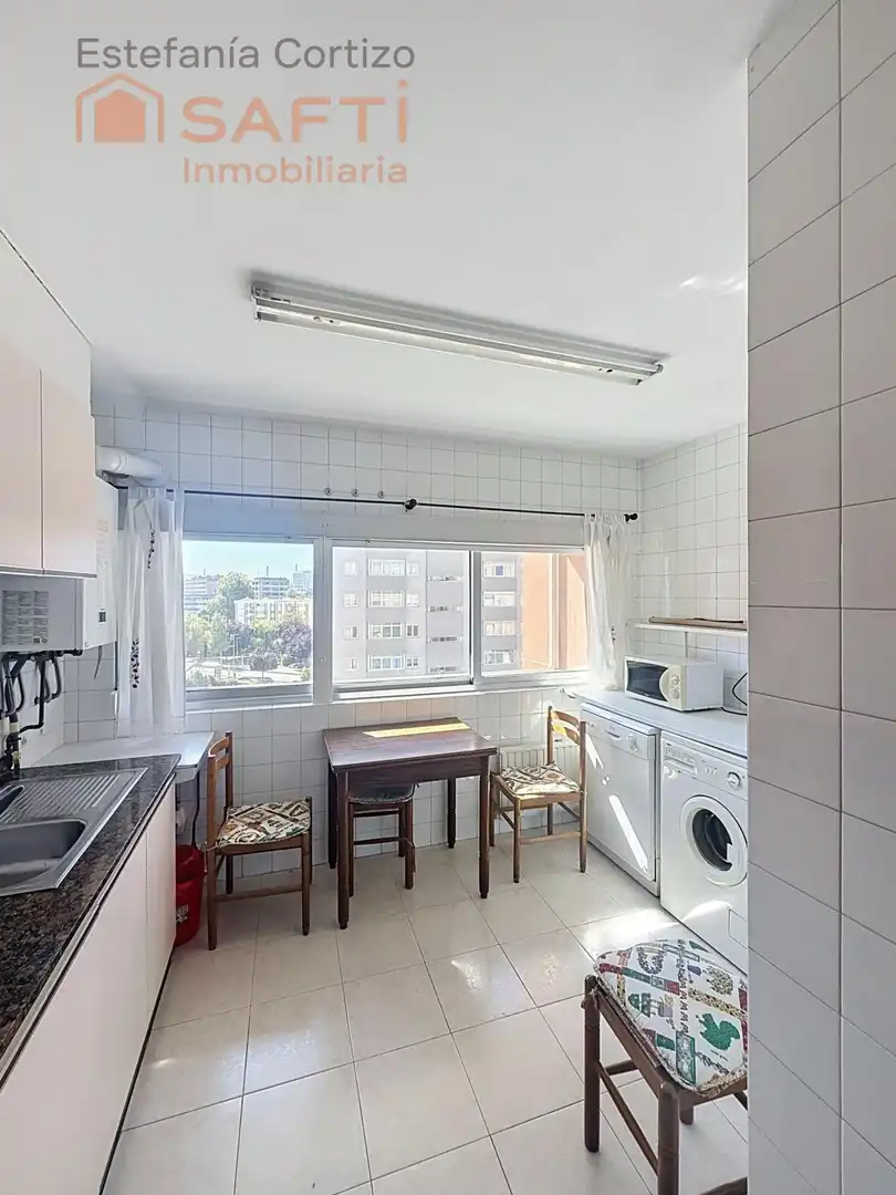 Cuina de Pis en venda en A Coruña Capital  amb Calefacció i Moblat
