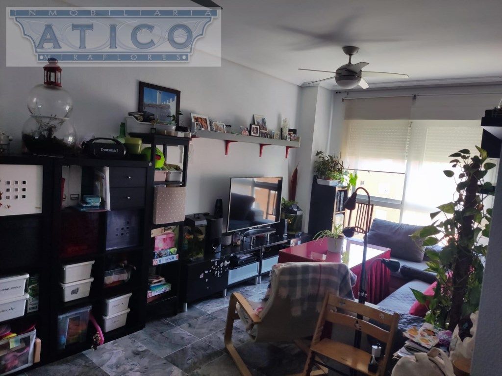 Sala d'estar de Pis en venda en  Sevilla Capital