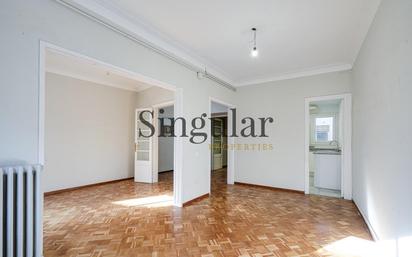 Living room of Flat for sale in  Barcelona Capital  with Heating