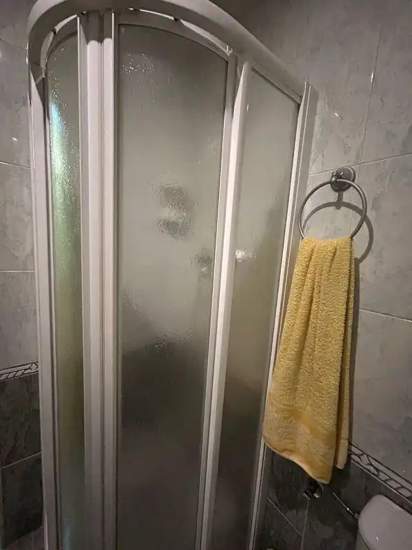 Bany de Casa adosada en venda en Ciudad Real amb Aire condicionat, Calefacció i Jardí privat