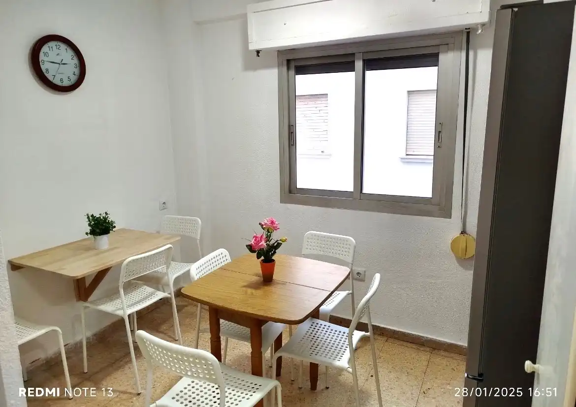 Comedor de Piso para compartir en Valencia con Aire acondicionado, Calefacción y Amueblado
