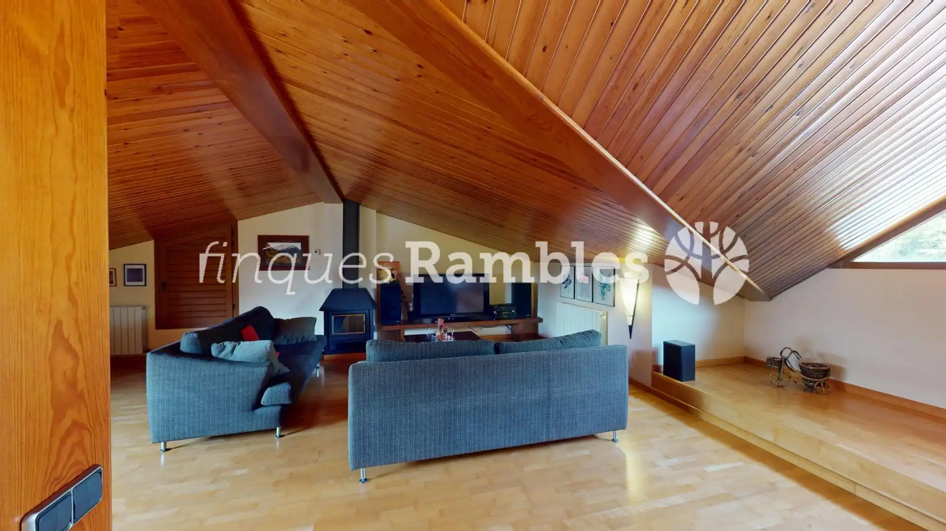 Sala de estar de Casa o chalet en venta en La Pobla de Claramunt con Calefacción, Jardín privado y Terraza