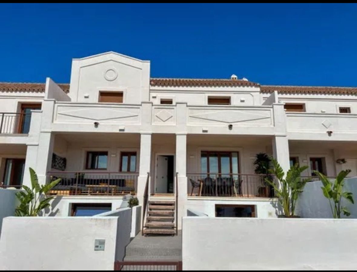 Vista exterior de Casa o xalet de lloguer en Casares amb Aire condicionat, Calefacció i Jardí privat