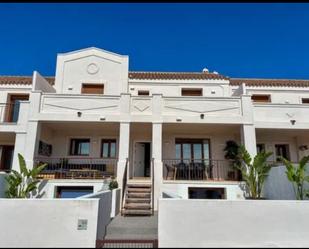 Vista exterior de Casa o xalet de lloguer en Casares amb Aire condicionat, Calefacció i Jardí privat