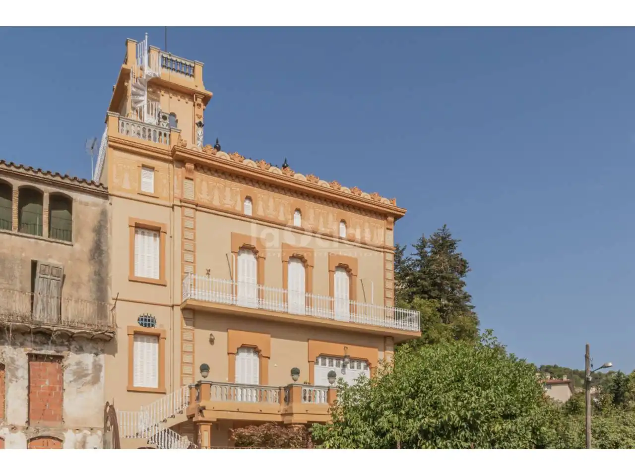 Detached house with garden for sale in Calle Richard Wagner