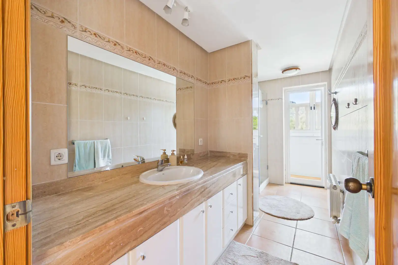 Baño de Piso en venta en Son Servera con Aire acondicionado, Terraza y Amueblado