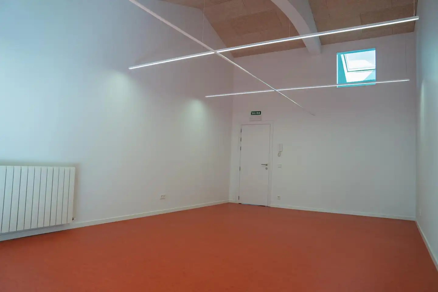Office for rent in Larrabide, Milagrosa