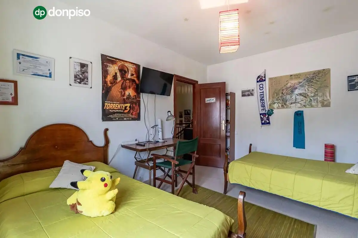 Casa aparellada amb terrassa en venda a Camino CEMENTERIO, imagen 22