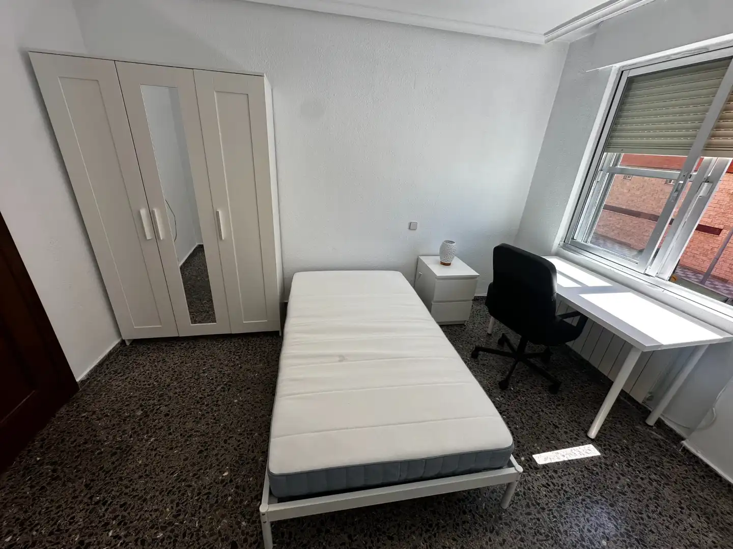 Bedroom of Flat for rent in Cuenca  with Heating, Terrace and Furnished