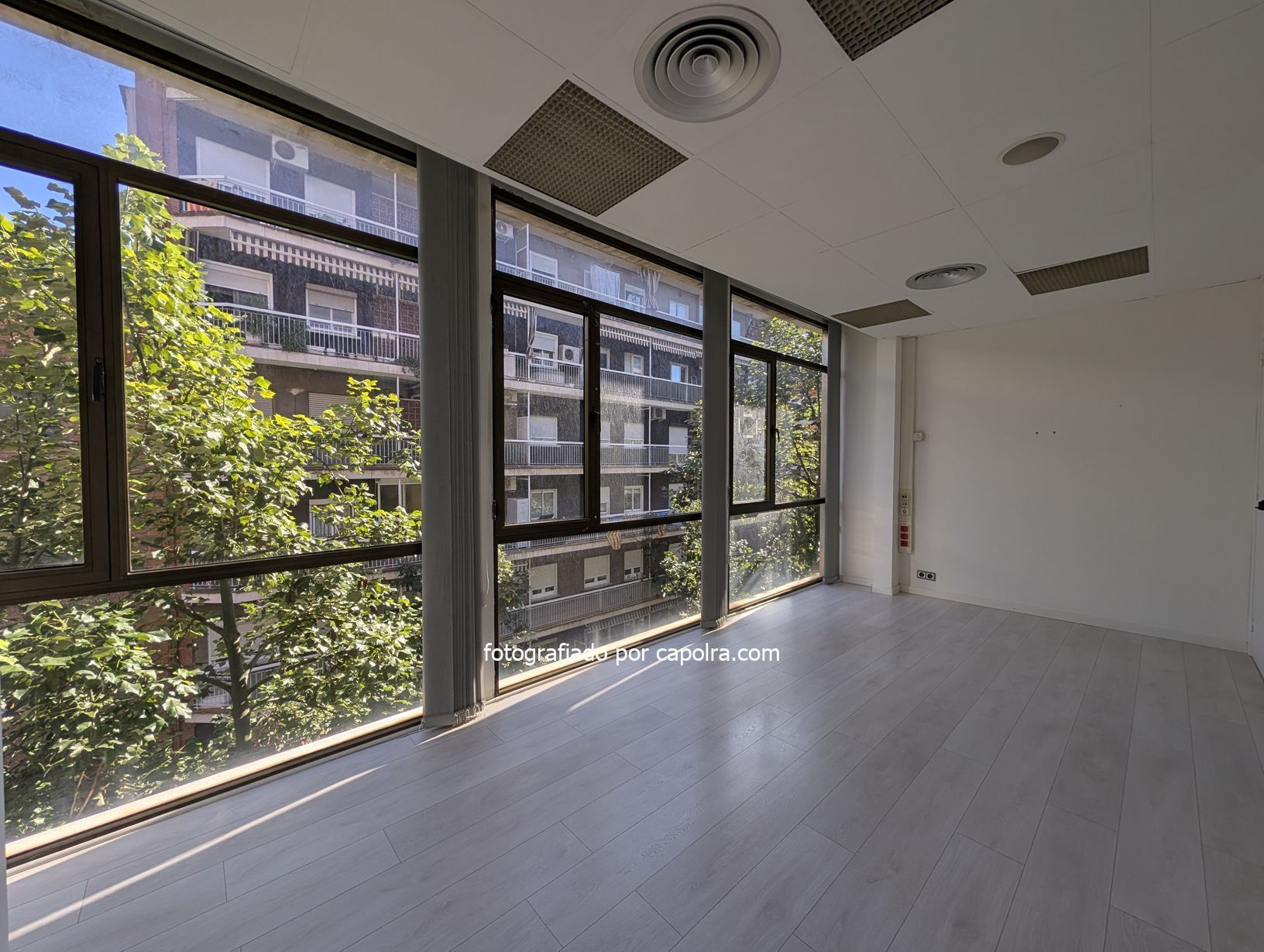 Office to rent in  Barcelona Capital  with Air Conditioner and Heating