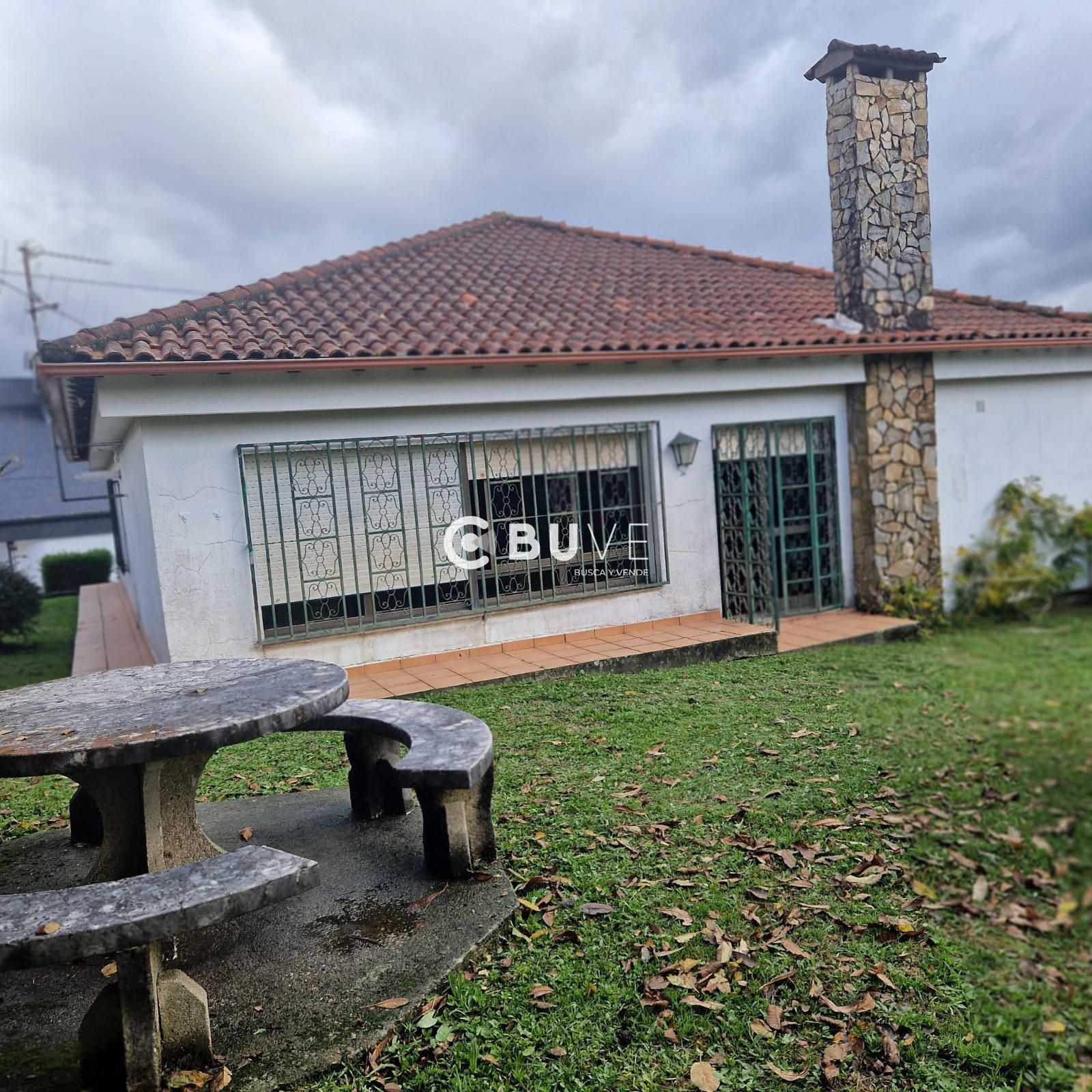 Vista exterior de Casa o xalet en venda en Avión amb Calefacció