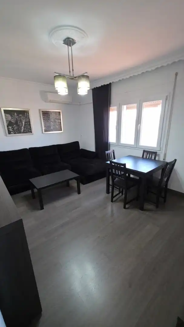 Flat for rent in de La Banqueta, Santa Bárbara - Ciudad Deportiva