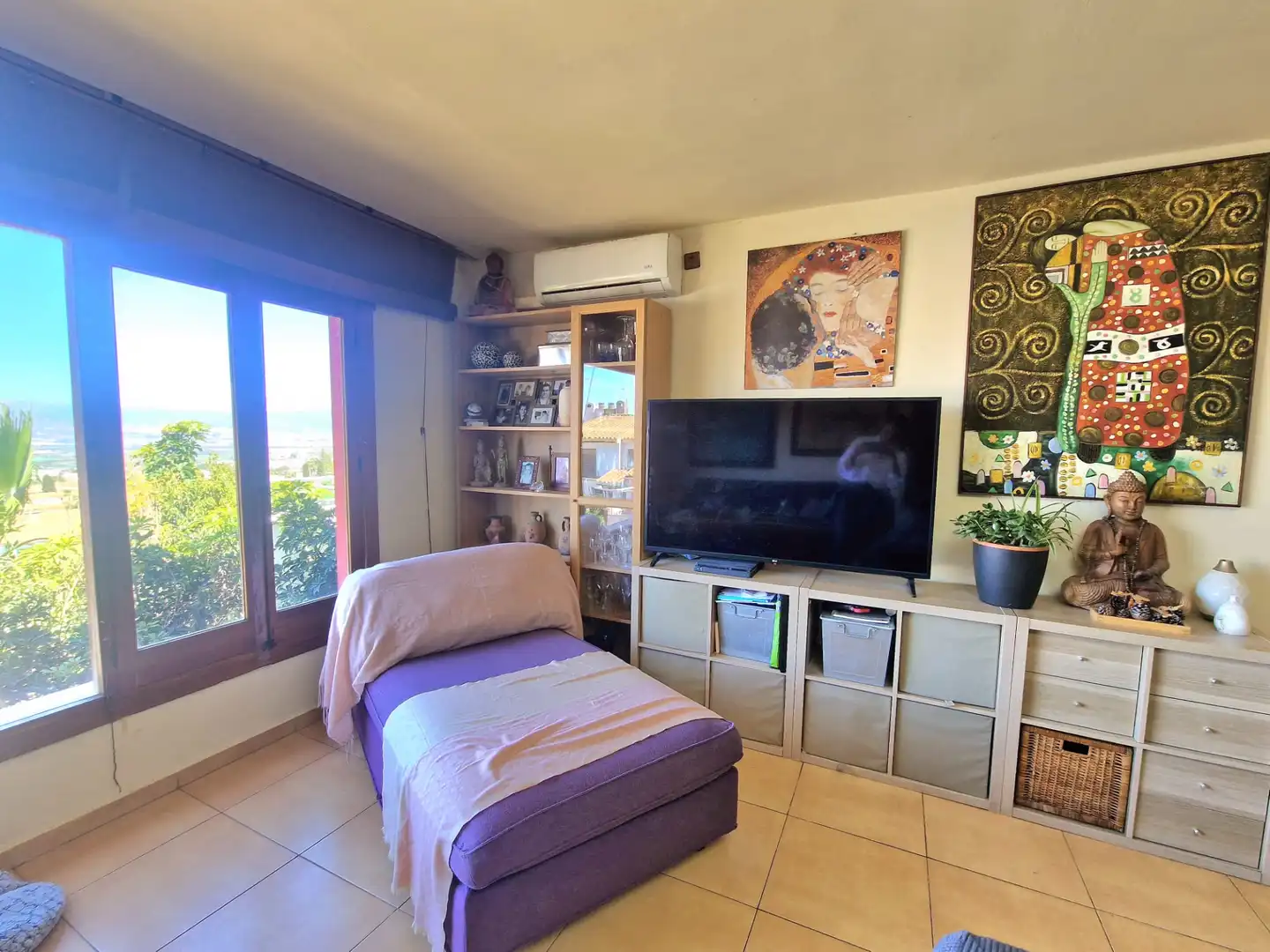 Sala d'estar de Casa adosada en venda en Alhaurín de la Torre amb Aire condicionat, Terrassa i Traster