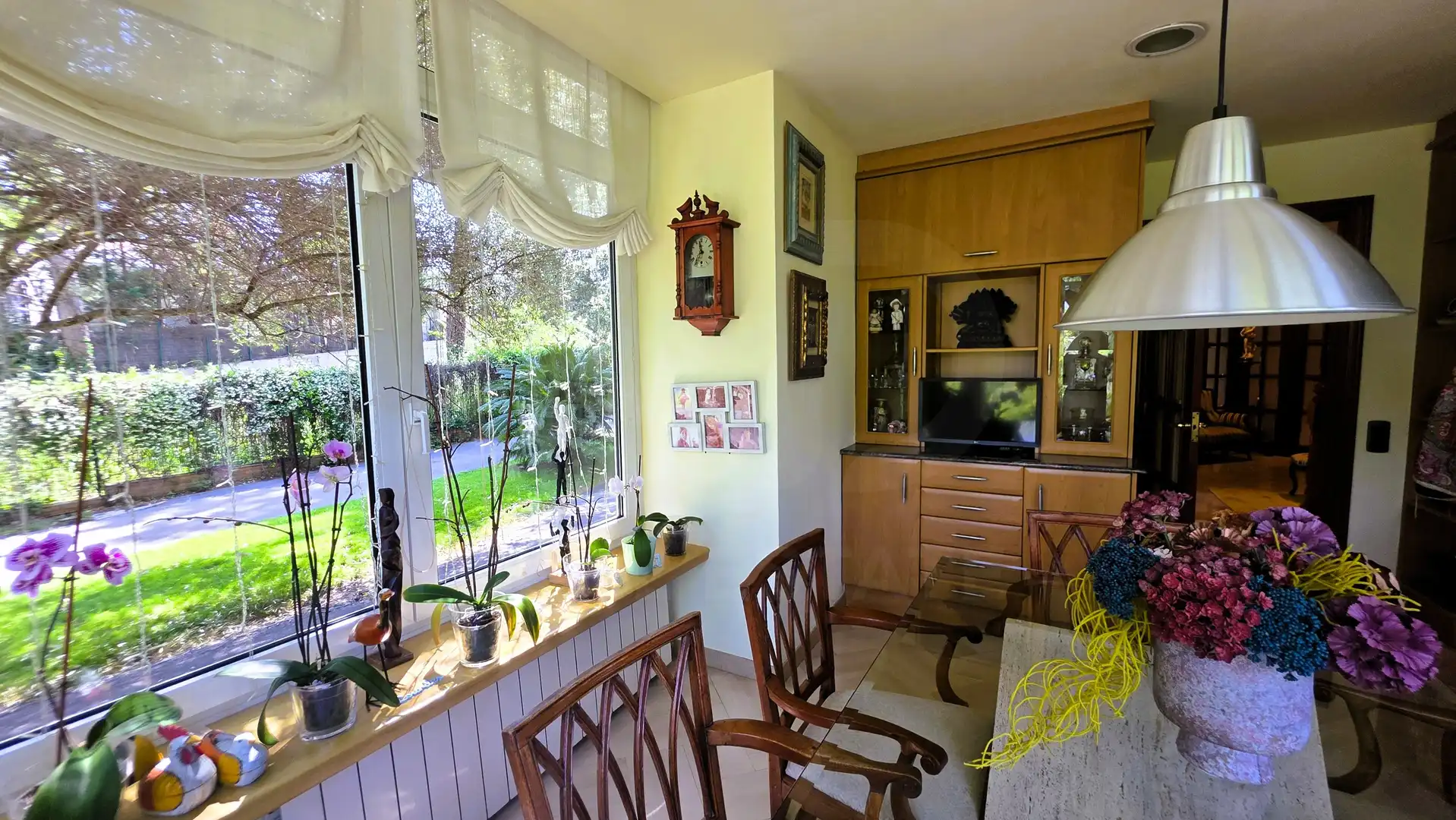 Sala d'estar de Casa o xalet en venda en Sant Cugat del Vallès amb Aire condicionat, Calefacció i Terrassa