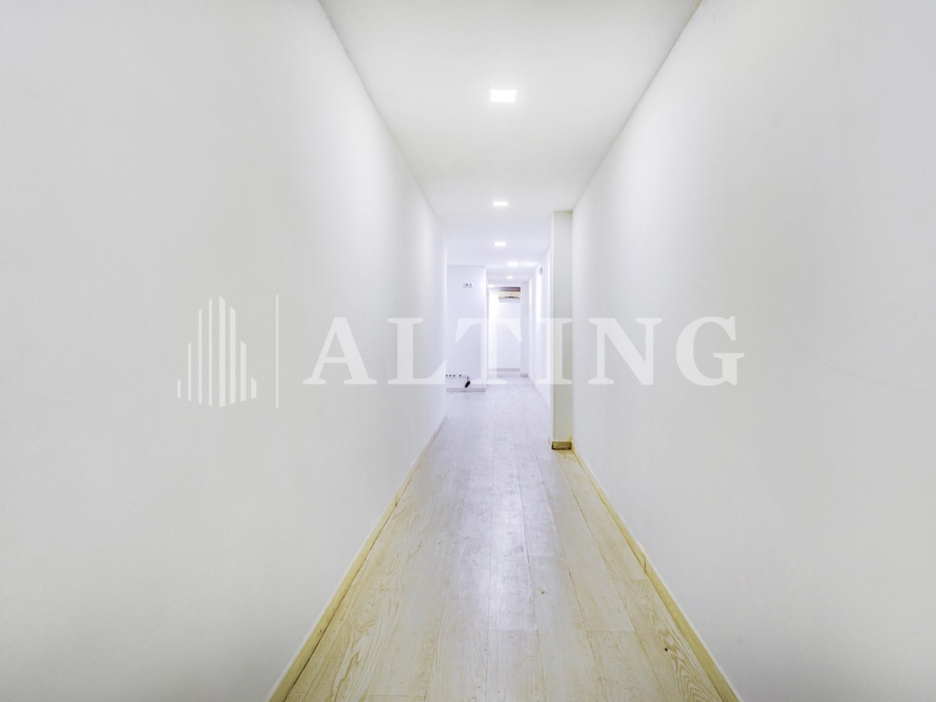 Office for sale in  Barcelona Capital  with Air Conditioner and Heating