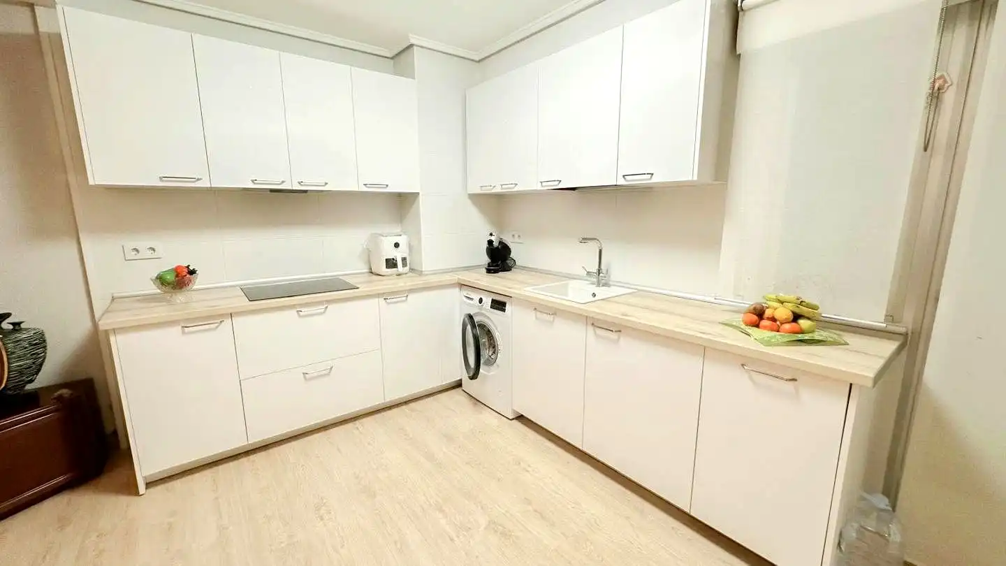 Cocina de Piso en venta en  Logroño con Calefacción, Trastero y Balcón