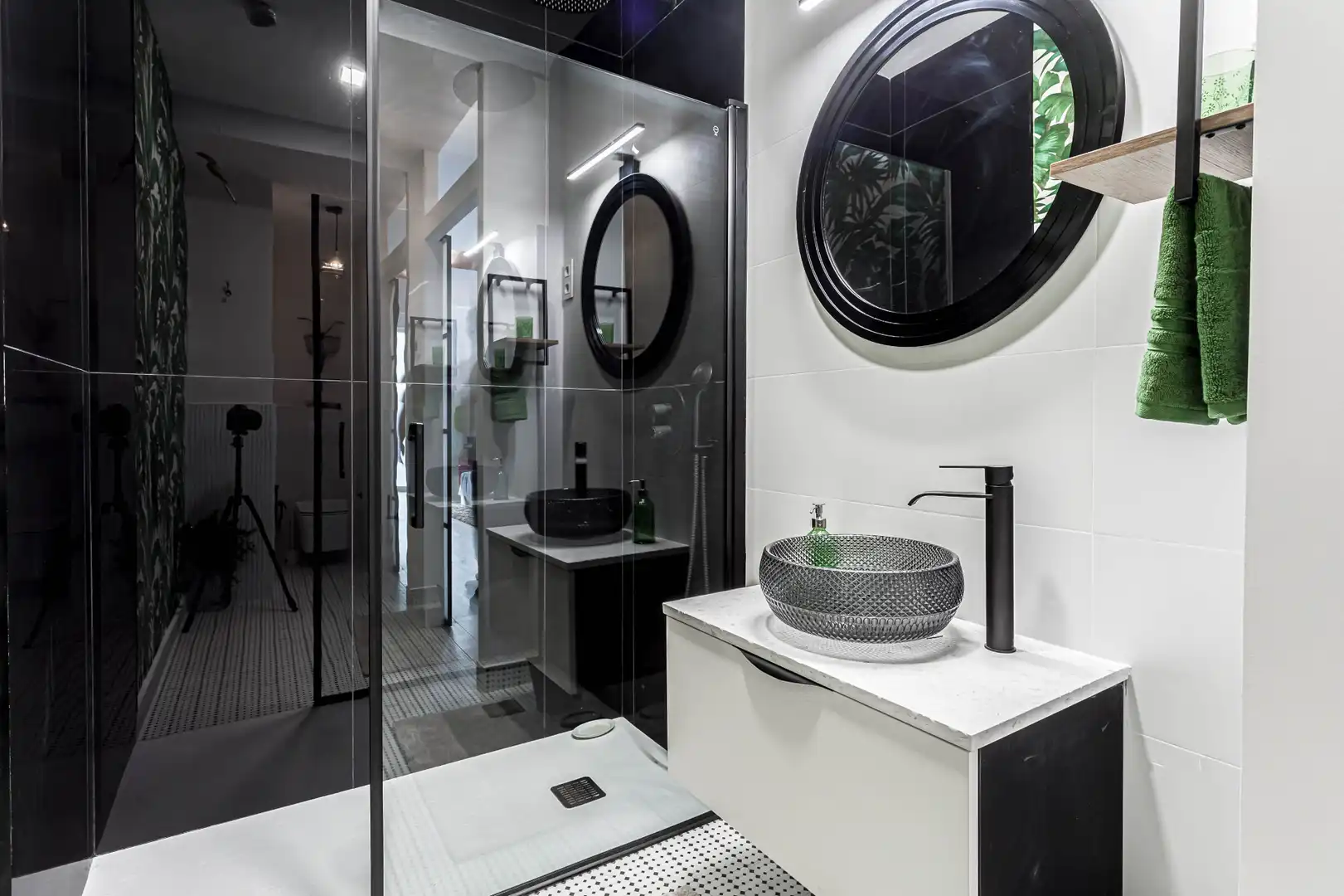 Bathroom of Flat for rent in Madrid  with Air Conditioner, Heating and Parquet flooring