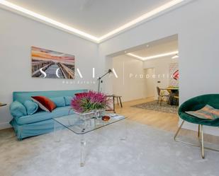 Sala d'estar de Pis de lloguer en  Madrid Capital amb Aire condicionat, Calefacció i Parquet